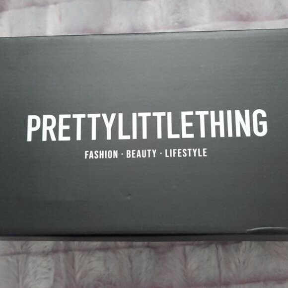 Pretty Little Thing NIB Black Chunky Crisscross Faux Leather Strap Sandals Size9 - Picture 5 of 10